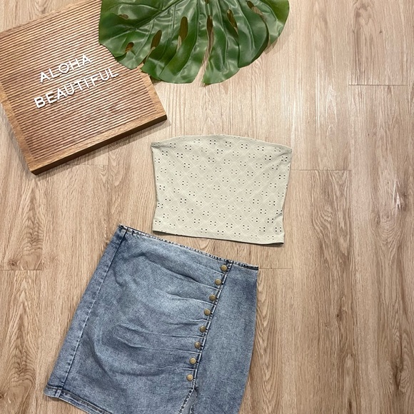 Love Tree Eyelet Tube Top - Picture 2 of 3